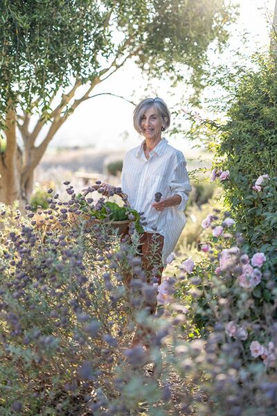 © ELIZABETH MESSINA